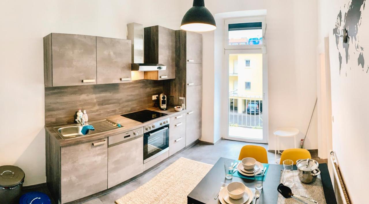 Contemporary City Apartment - By Nahuen Suites Грац Экстерьер фото